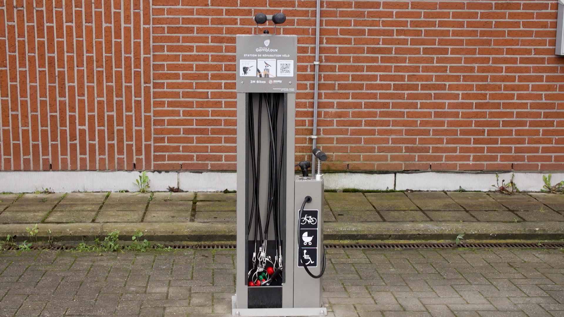 Une borne pour réparer soi-même son vélo à la gare de Gembloux