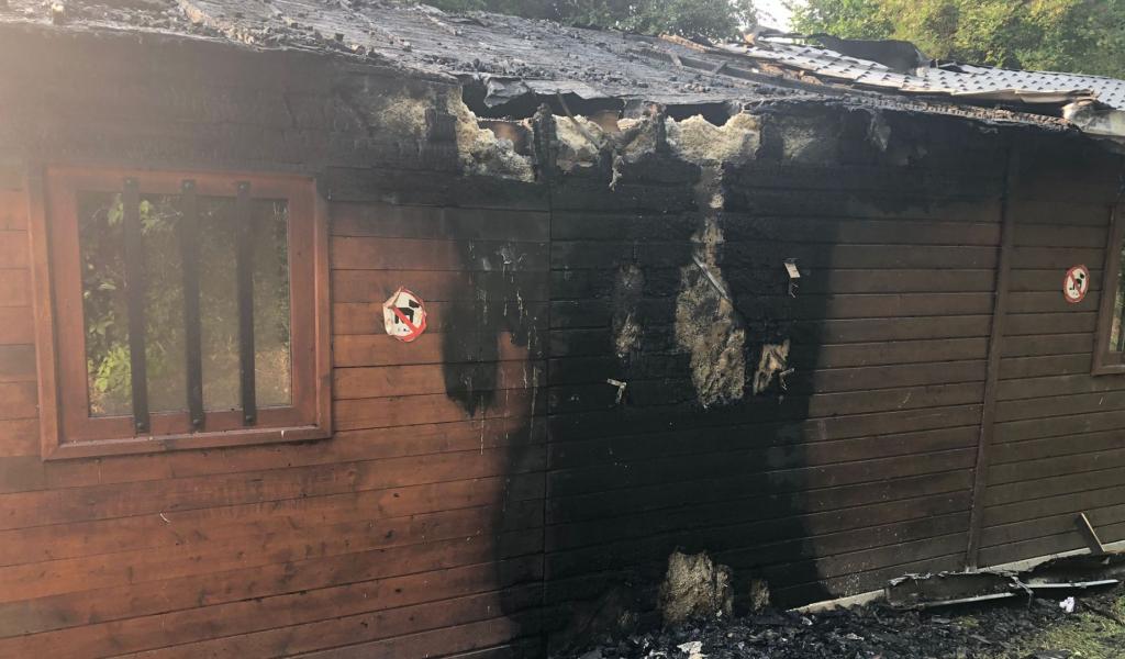 Le chalet de l'asbl "Terre d'Avenir" endommagé par un incendie