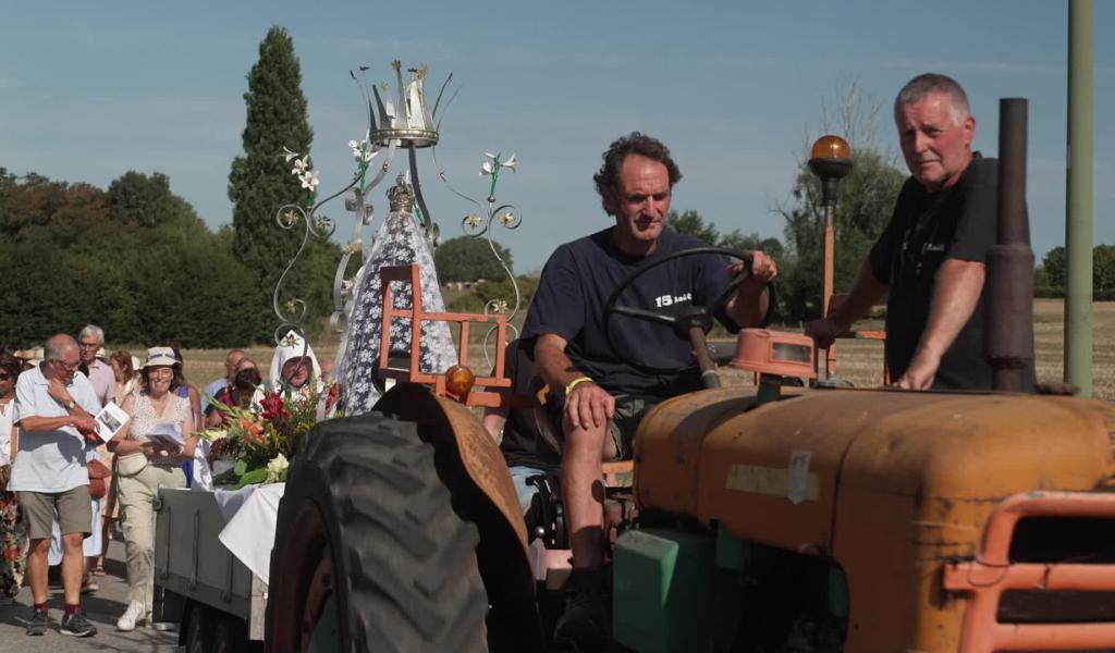 Malèves : le tracteur de la Vierge Marie est avancé