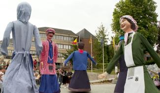 Un double anniversaire pour les Géants de Gembloux : 70 ans pour Tchirou et 40 ans de mariage avec Piconette