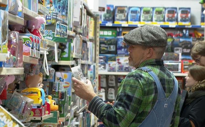 Les magasins de jouets continuent d'attirer à l'heure du commerce en ligne